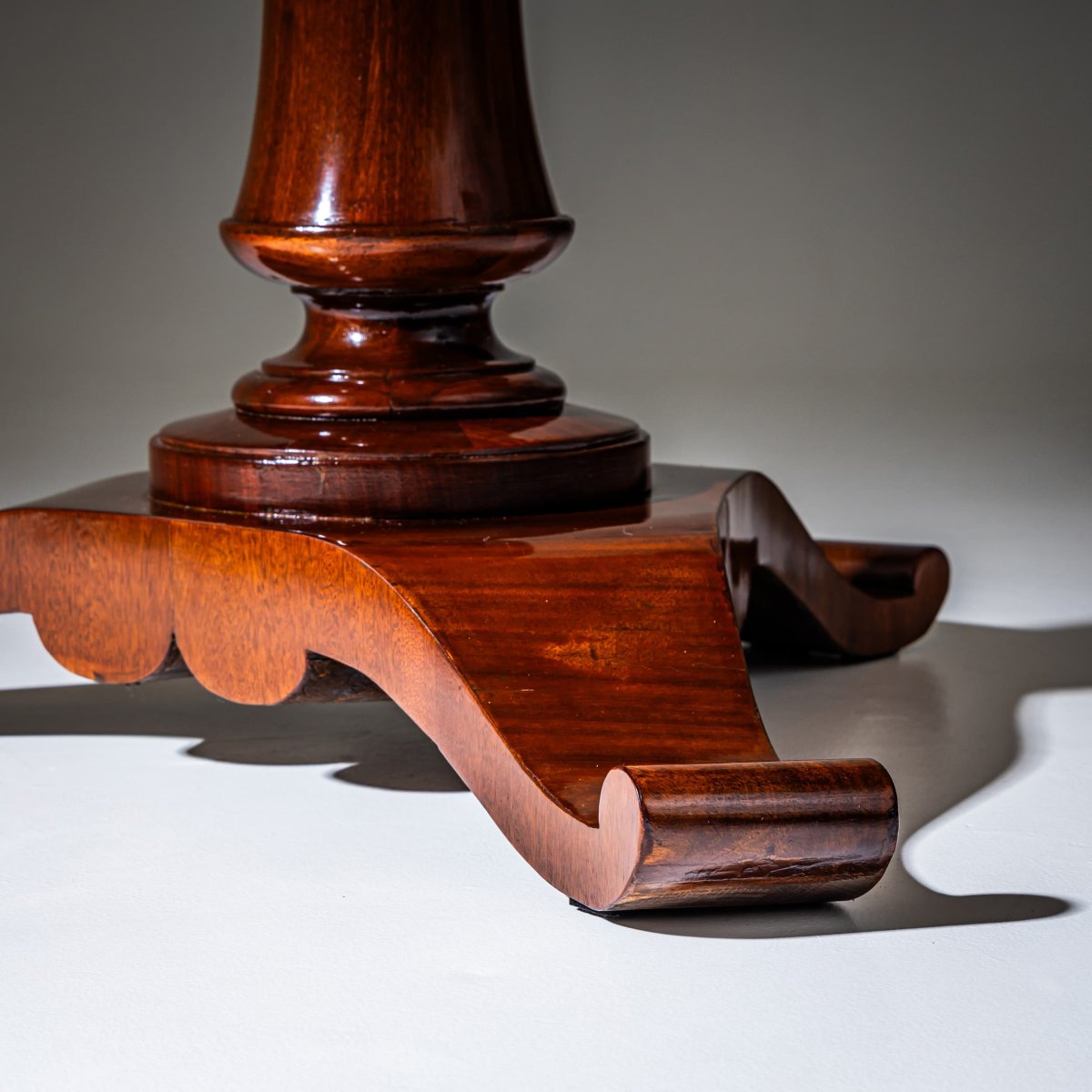 Table basse en acajou, probablement d'Autriche, XIXe siècle-photo-3