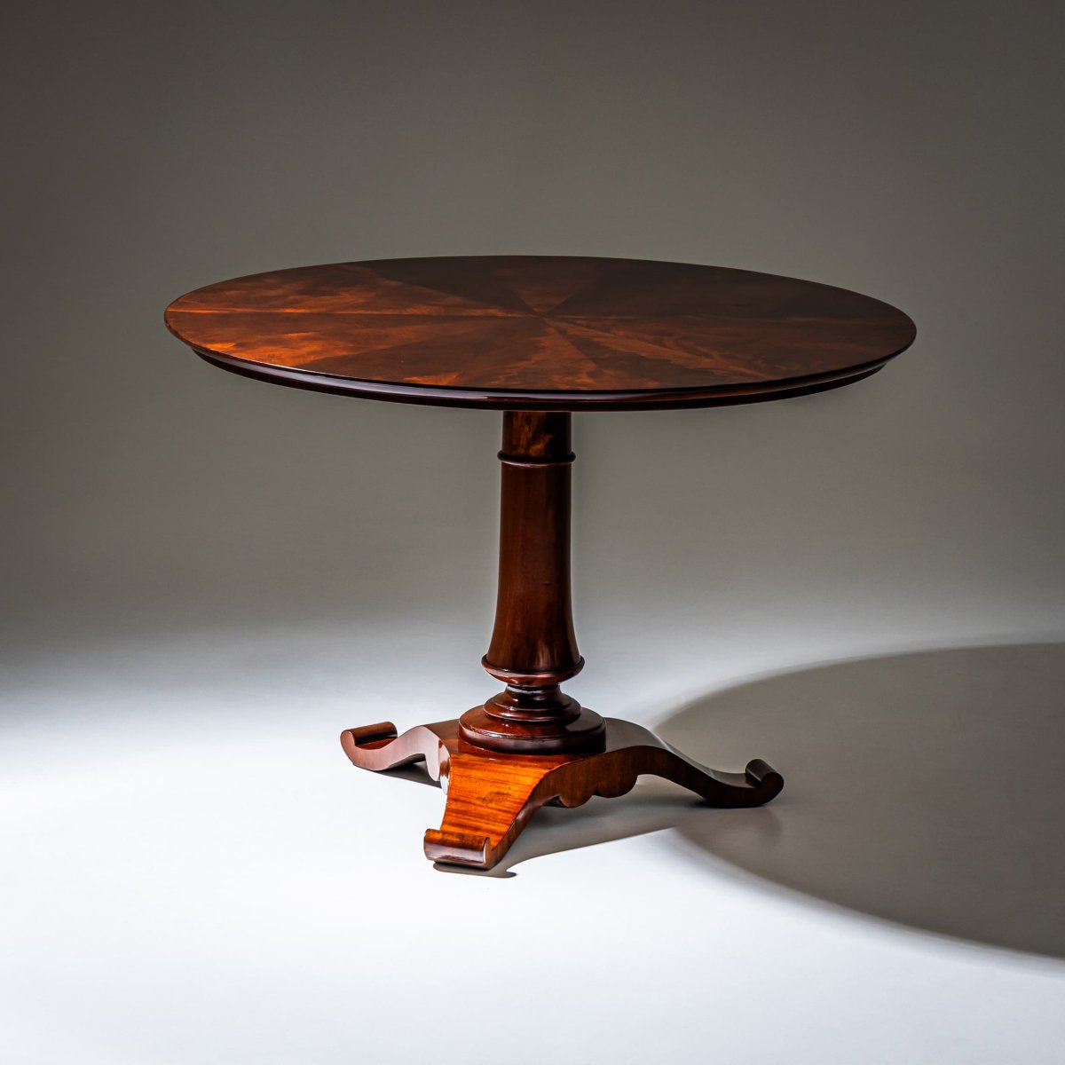Table basse en acajou, probablement d'Autriche, XIXe siècle-photo-5