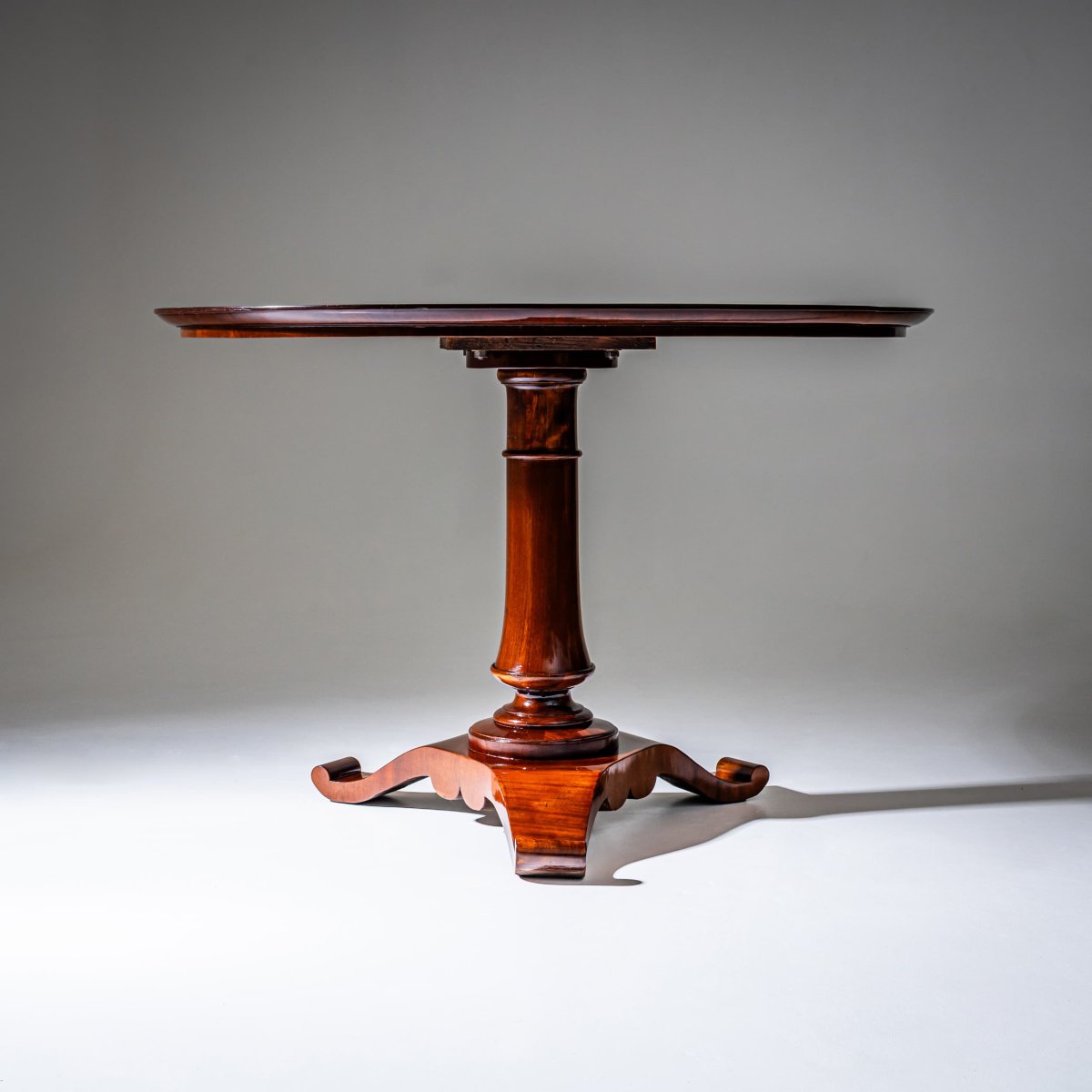 Table basse en acajou, probablement d'Autriche, XIXe siècle-photo-2