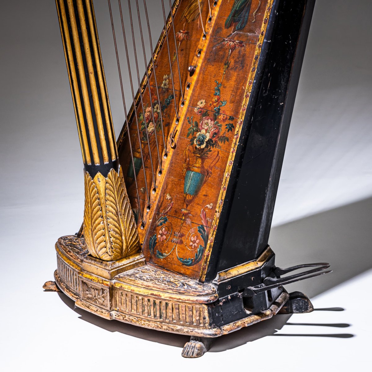 Pedal Harp With Figurative Decoration, Circa 1780-photo-4