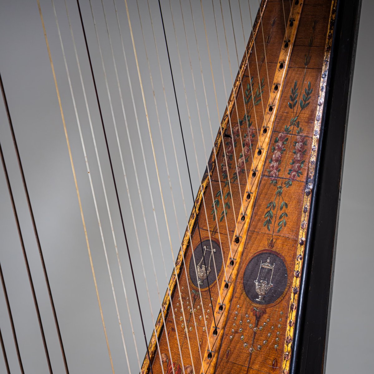 Pedal Harp With Figurative Decoration, Circa 1780-photo-5