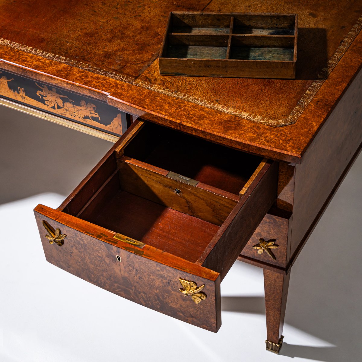 Bureau en loupe de thuya, Italie, vers 1900-photo-2