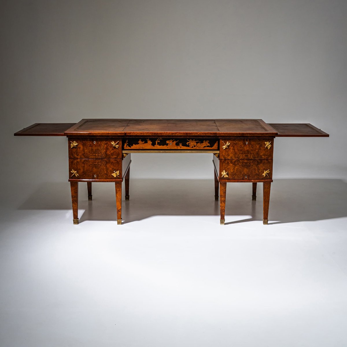 Bureau en loupe de thuya, Italie, vers 1900-photo-5