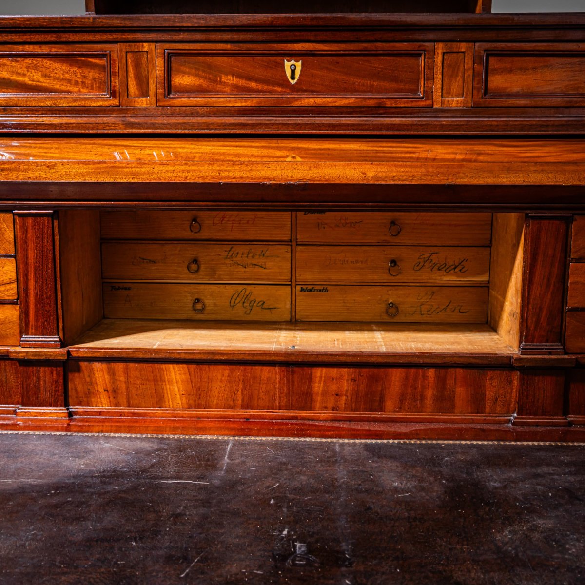 Bureau à abattant de style Louis XVI en acajou, vers 1800-photo-3