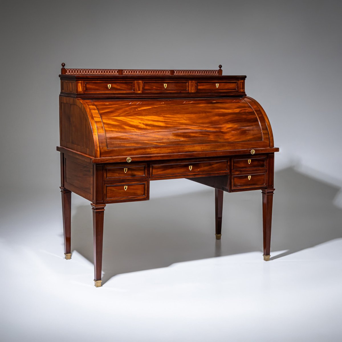 Bureau à abattant de style Louis XVI en acajou, vers 1800-photo-5