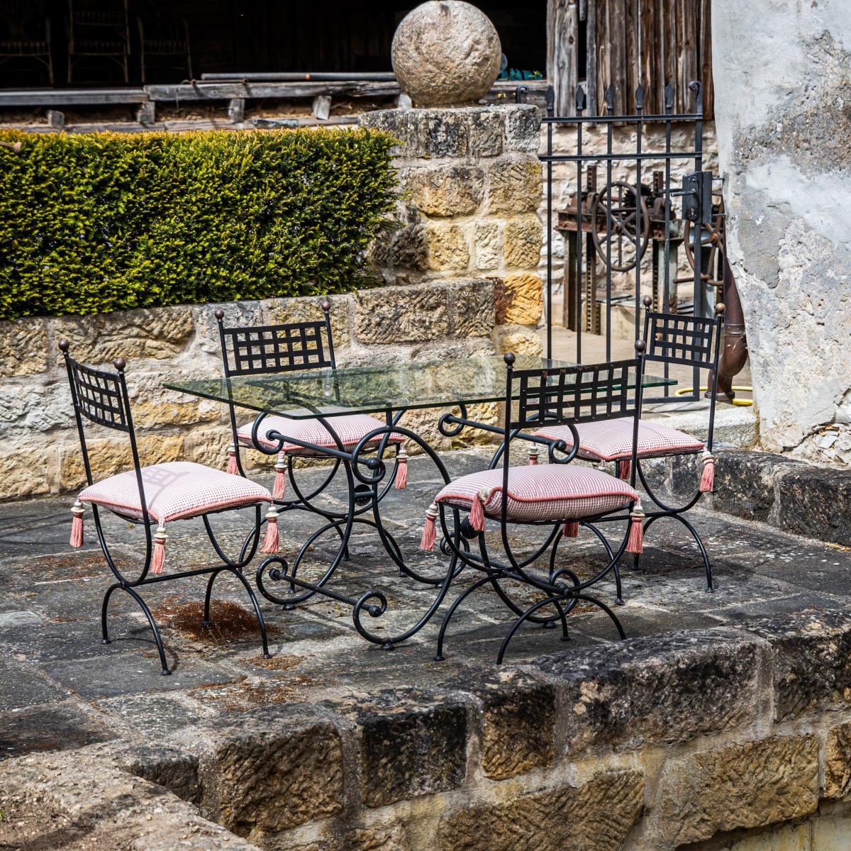Ensemble de mobilier de jardin en fer, probablement de la fin du XXe siècle-photo-3