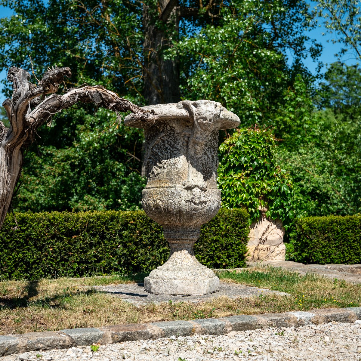 Grand vase de jardin en pierre moulée, de style « krater », fin du XXe siècle-photo-8