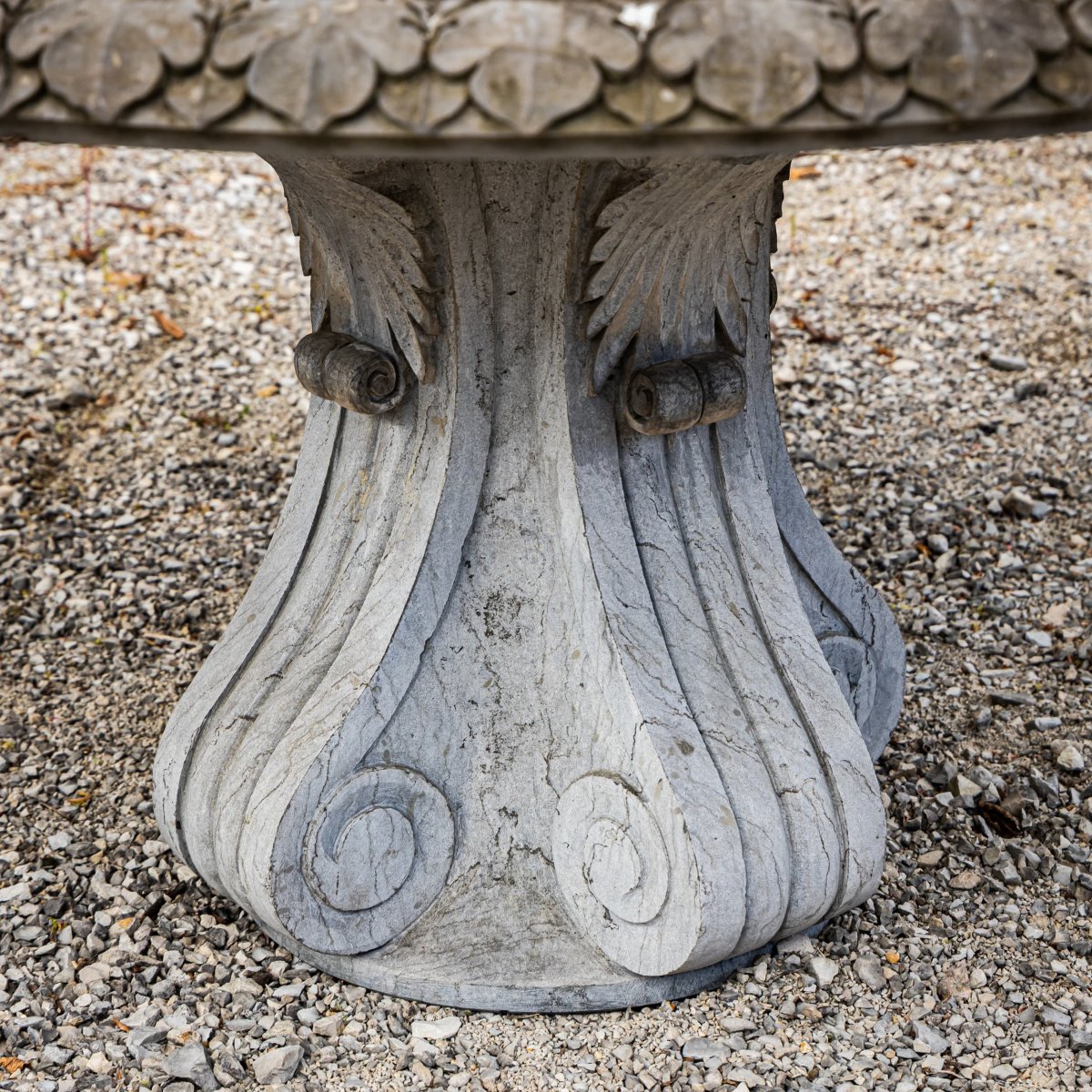 Table de jardin en pierre naturelle, XXIe siècle-photo-1
