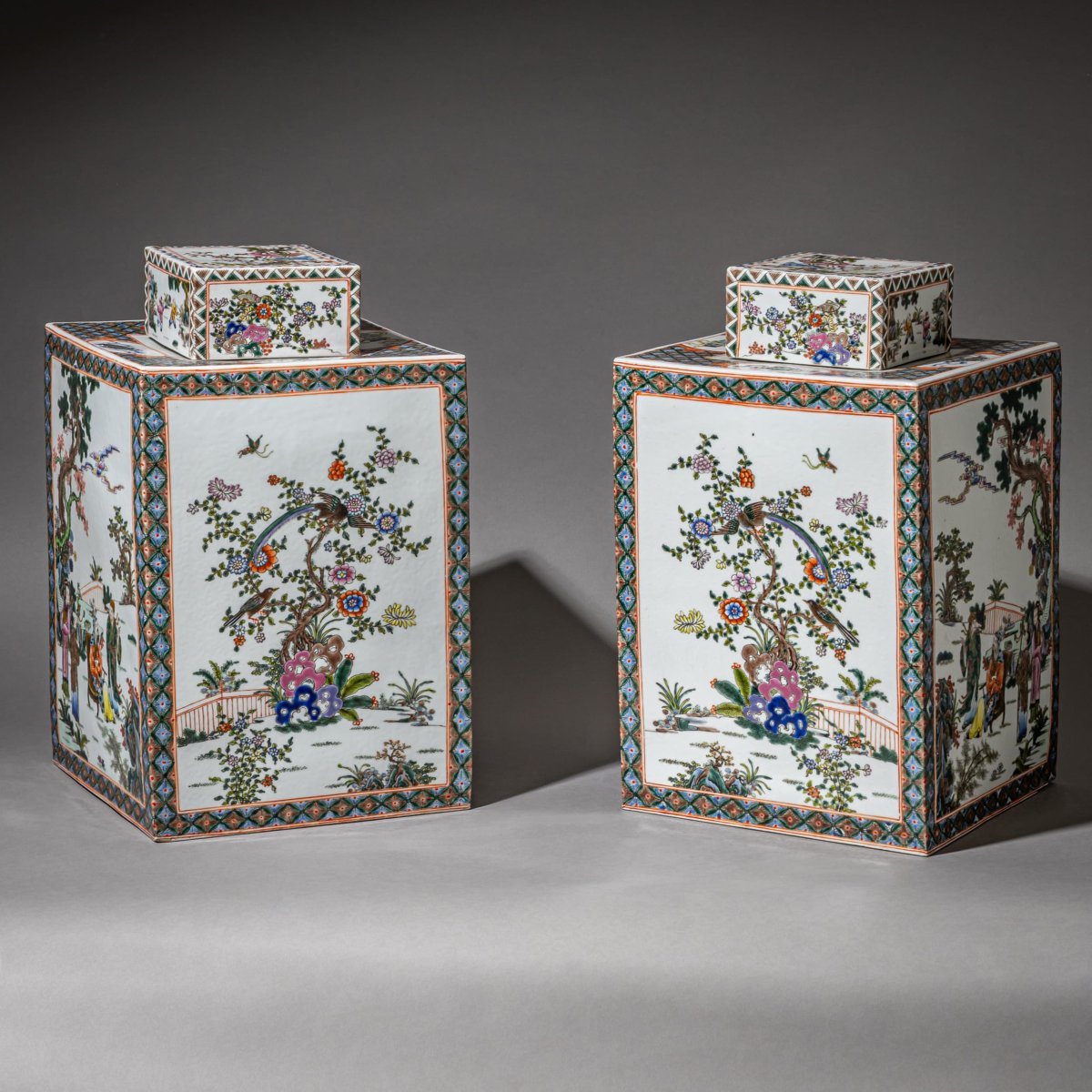 Paire de grandes boîtes à thé chinoises destinées à l'exportation, « Famille Rose », milieu du -photo-3