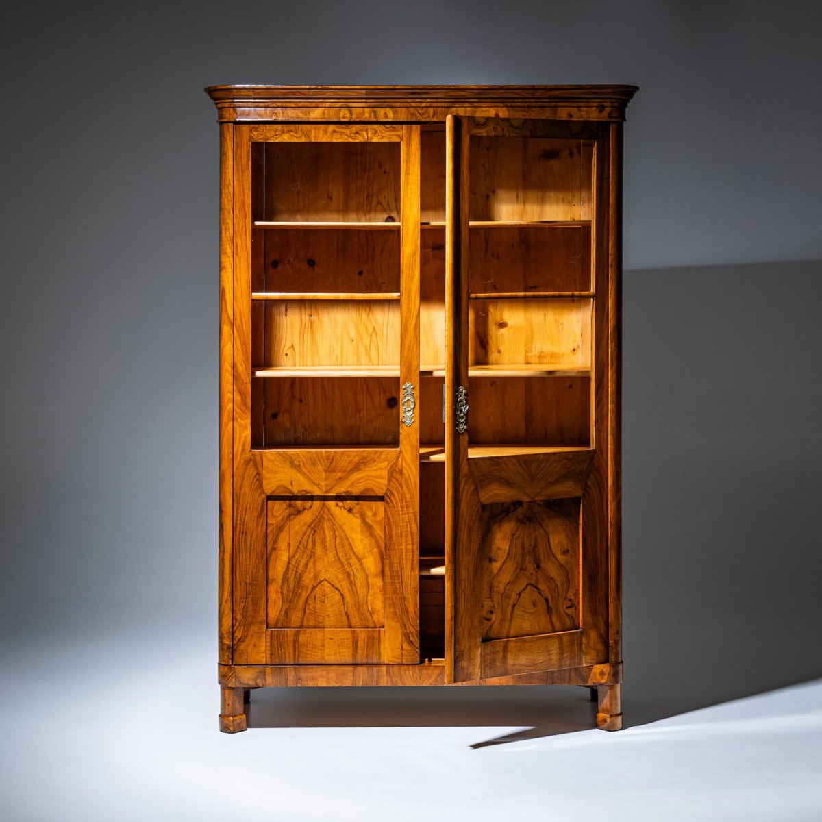 Bibliothèque de style Biedermeier, sud de l'Allemagne, vers 1830