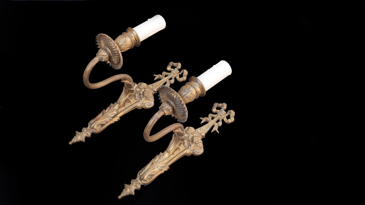 Pair Of Slim Single-light Bronze Wall Sconces-photo-2