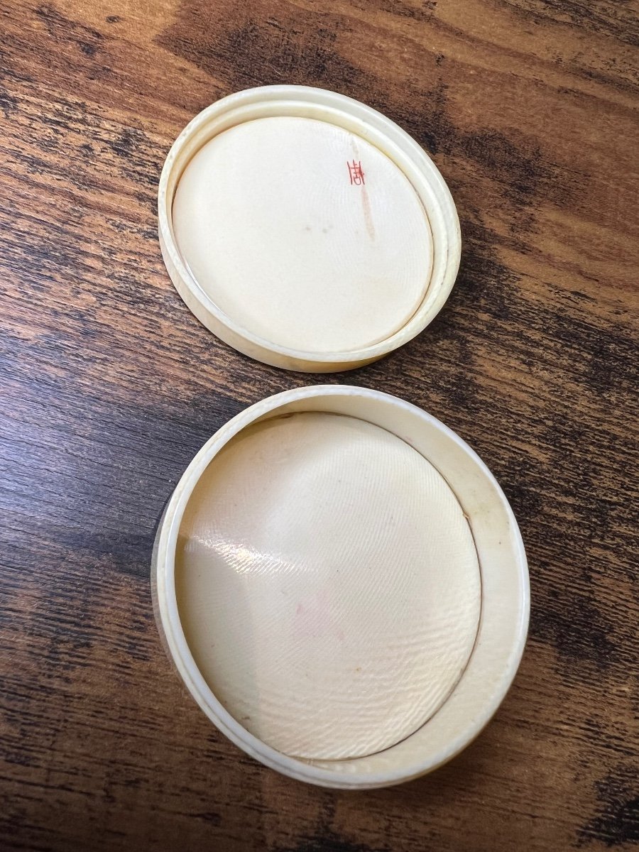 Japanese Ivory Snuff Box Sign Zhou-photo-3
