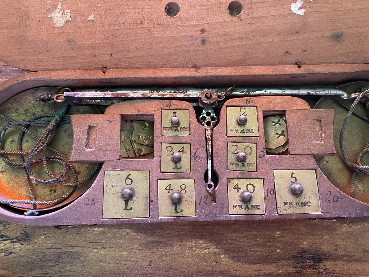 Lot de balance à changeur d’or XVIIIe  XIXe siècle avec un couteaux pliant du XVIIIe siècle-photo-2