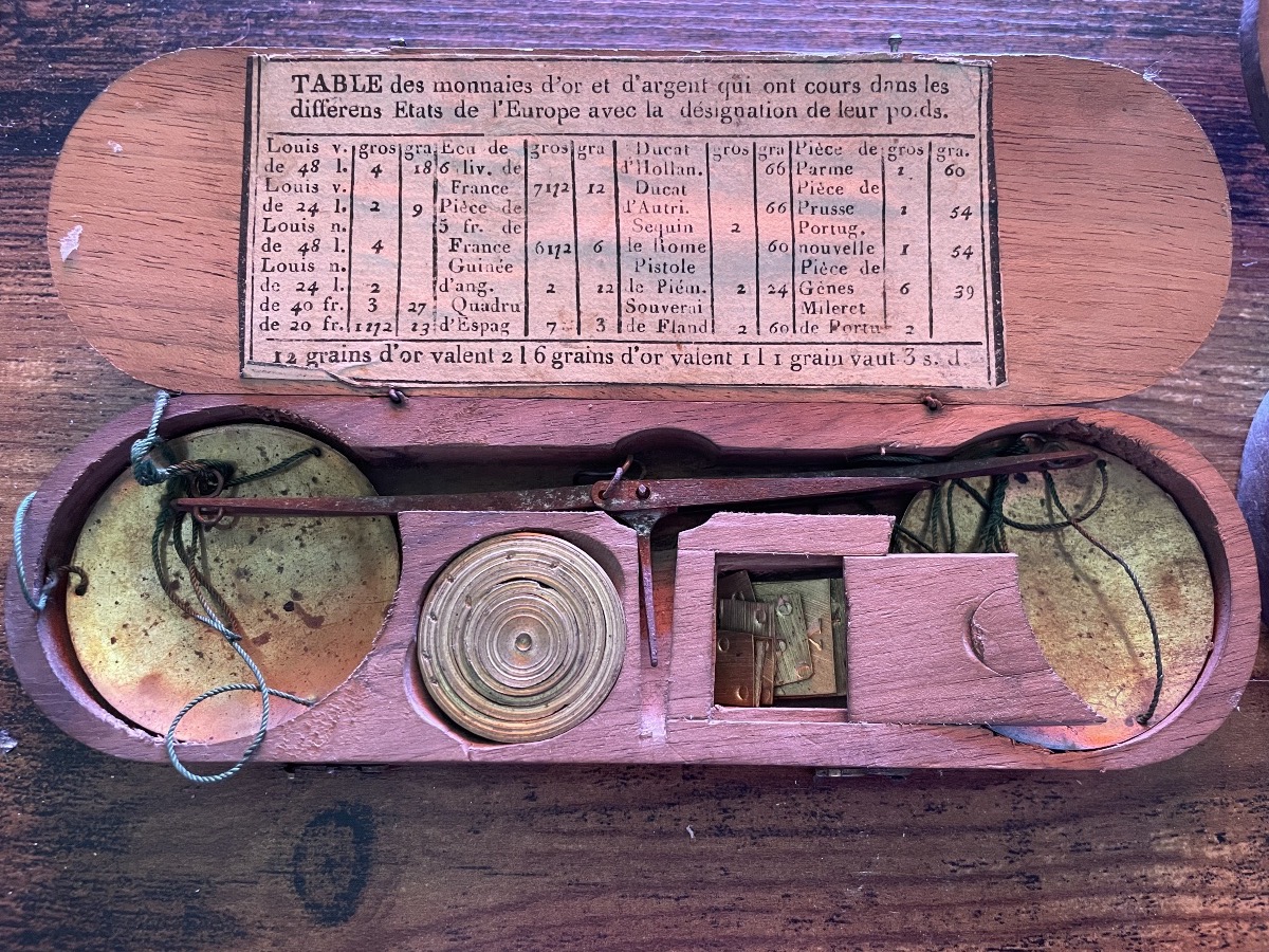 Lot de balance à changeur d’or XVIIIe  XIXe siècle avec un couteaux pliant du XVIIIe siècle-photo-3