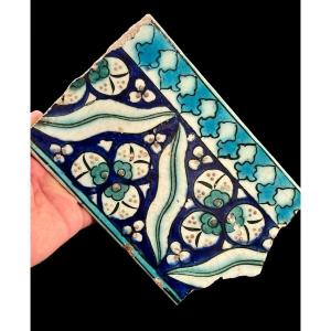 Iznik Tile Circa 1530-1550