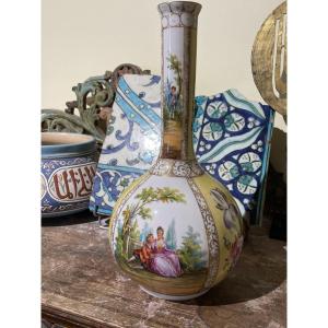 Bouteille en porcelaine de saxe