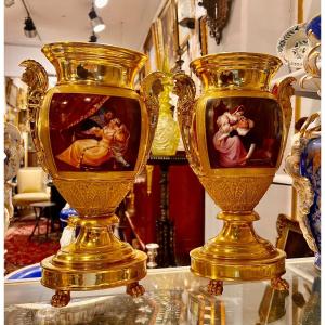 Paire De Vases En Porcelaine De Paris Style Troubadour époque Louis Philippe 