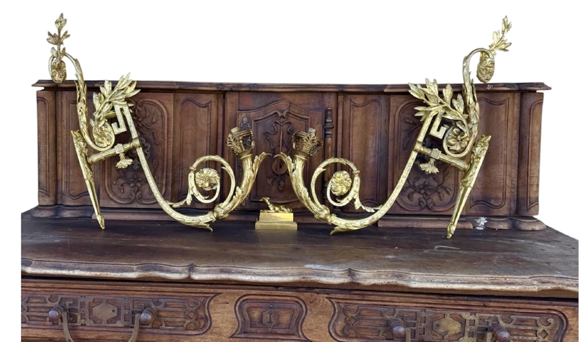 Pair Of Large Antique Candelabra In Chiseled And Gilded Bronze – Laurel Decoration-photo-1