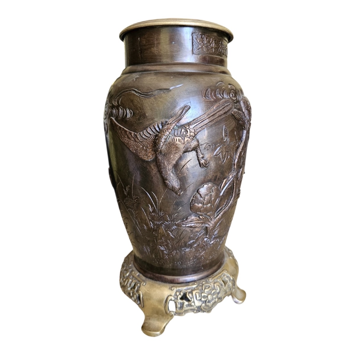 Grand vase chinois en bronze ciselé  Marque Xuande-photo-3
