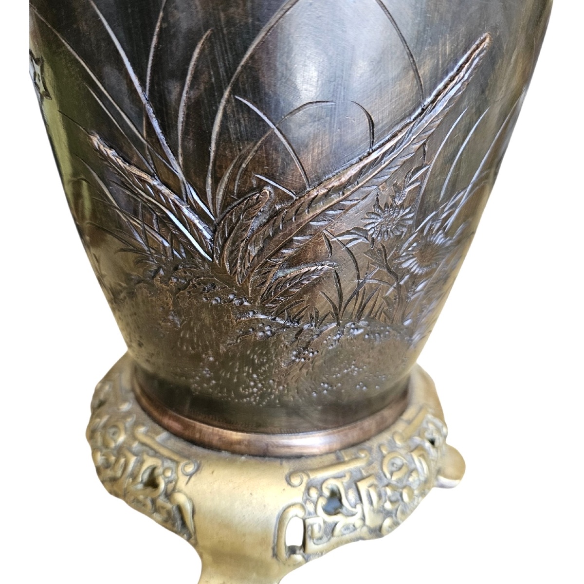 Grand vase chinois en bronze ciselé  Marque Xuande-photo-1