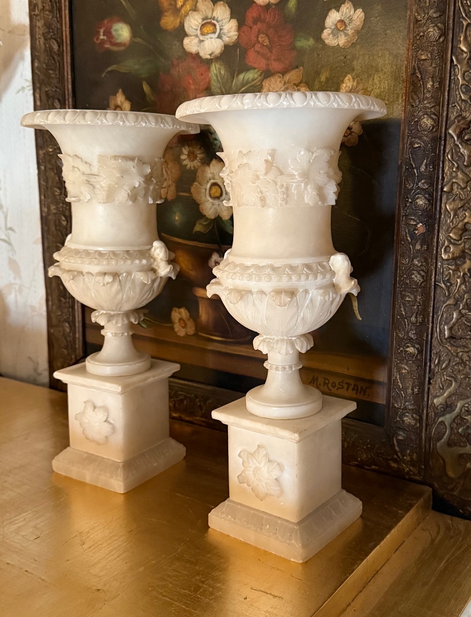 Pair Of Carved Alabaster Medici Vases – Neoclassical Style / Grand Tour – Late 19th Century.-photo-4