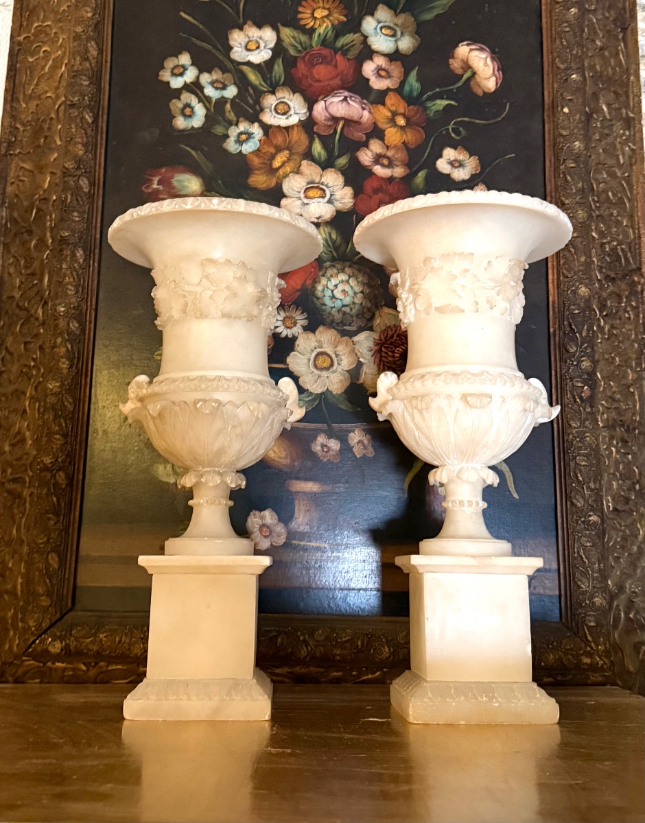 Pair Of Carved Alabaster Medici Vases – Neoclassical Style / Grand Tour – Late 19th Century.-photo-5