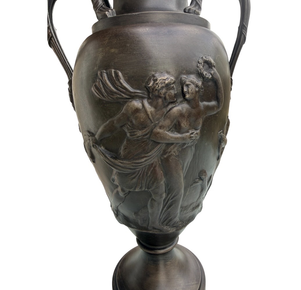 Grands Vases à  l’antique métal patiné « Les Métamorphoses d’Apulée »-photo-4