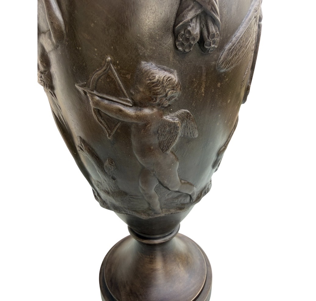 Grands Vases à  l’antique métal patiné « Les Métamorphoses d’Apulée »-photo-1