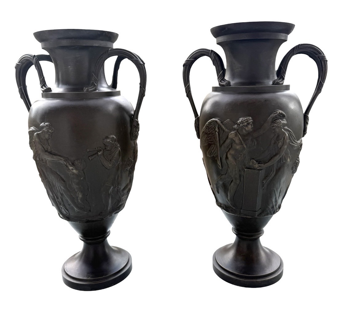 Grands Vases à  l’antique métal patiné « Les Métamorphoses d’Apulée »