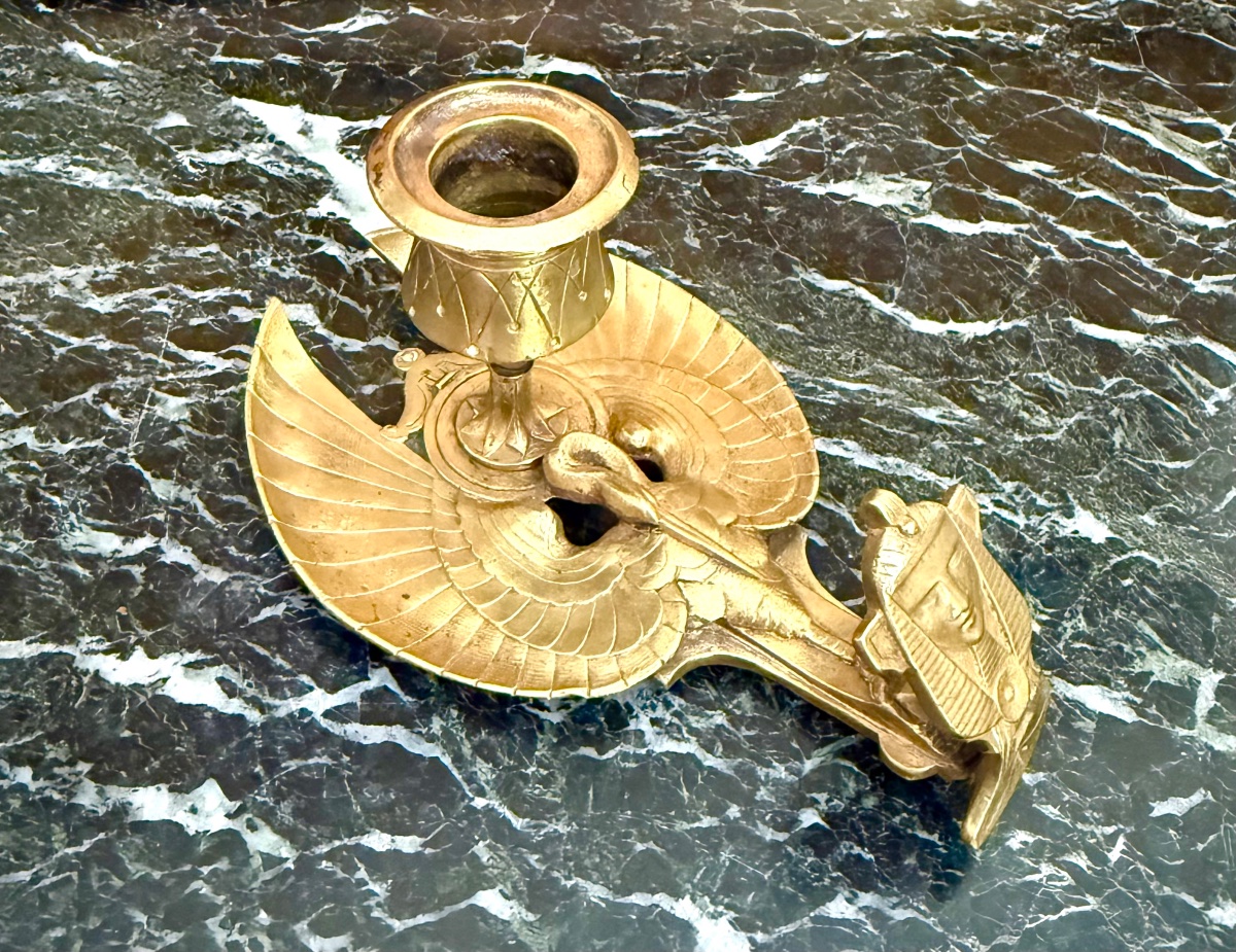 Bougeoir style Néo-égyptien en bronze doré