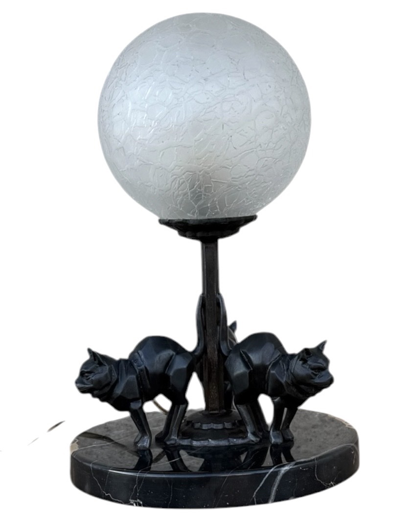 Art Deco Table Lamp Featuring Stylized Cats In Patinated Metal, With A Crackled Glass Globe In Porto Marble-photo-2