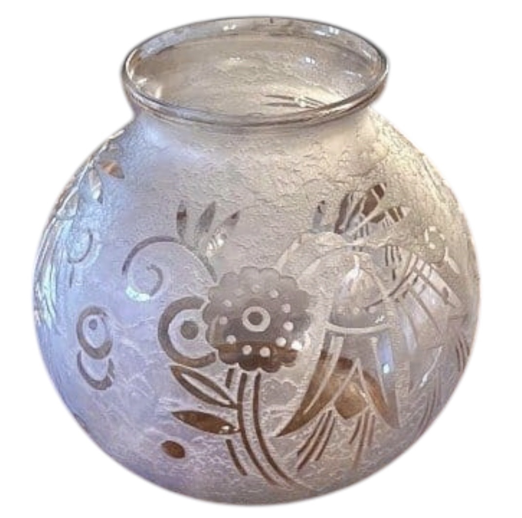 Vase boule Art Déco en verre givré gravé à motif floral  Signé Lorrain France