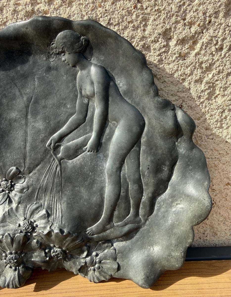 Vide-poche Art Nouveau en étain « Jeune femme à l'arrosage »  Signé B. Jouant (19-photo-4