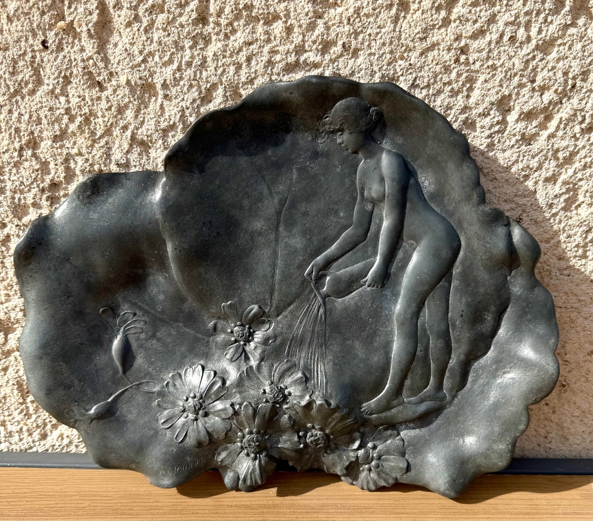 Vide-poche Art Nouveau en étain « Jeune femme à l'arrosage »  Signé B. Jouant (19-photo-3