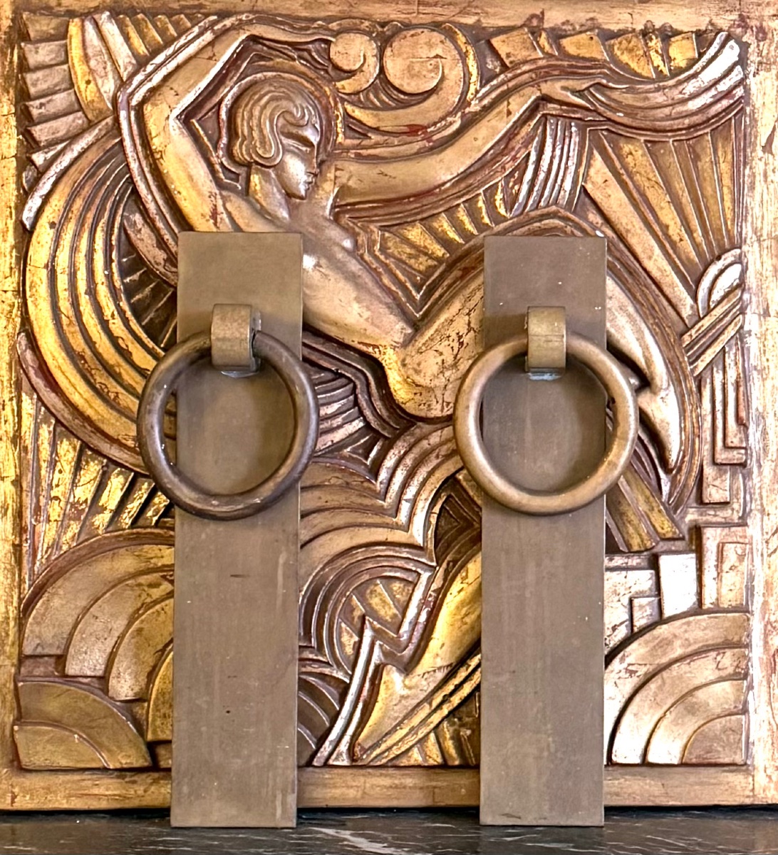 Deux grandes paires de poignées de tirage Art déco en bronze à anneaux mobiles, vers 1930-photo-2
