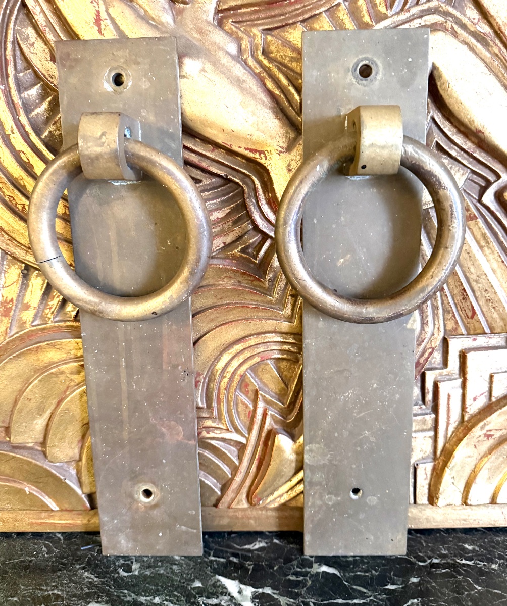 Deux grandes paires de poignées de tirage Art déco en bronze à anneaux mobiles, vers 1930-photo-5