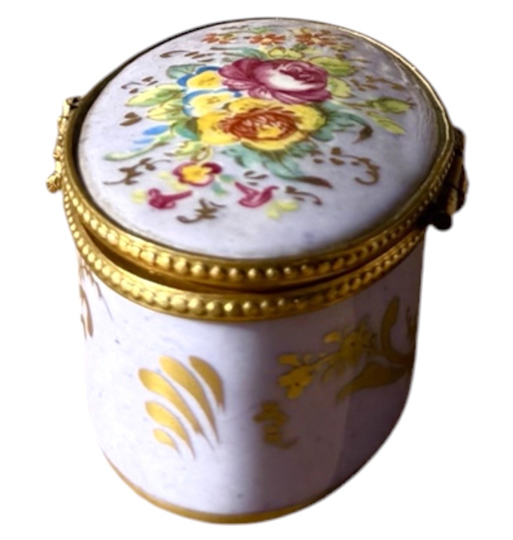 Petite boîte ovale en porcelaine peinte à la main, monture en laiton doré-photo-2