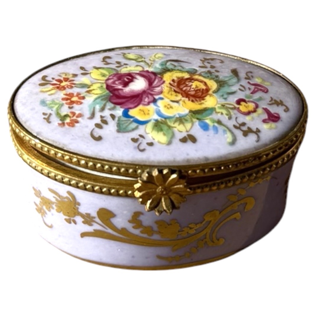 Petite boîte ovale en porcelaine peinte à la main, monture en laiton doré-photo-4