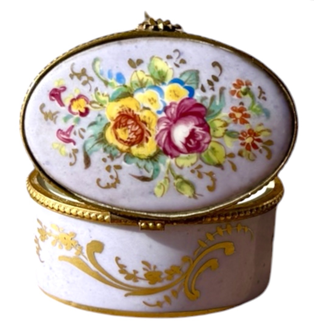 Petite boîte ovale en porcelaine peinte à la main, monture en laiton doré-photo-2