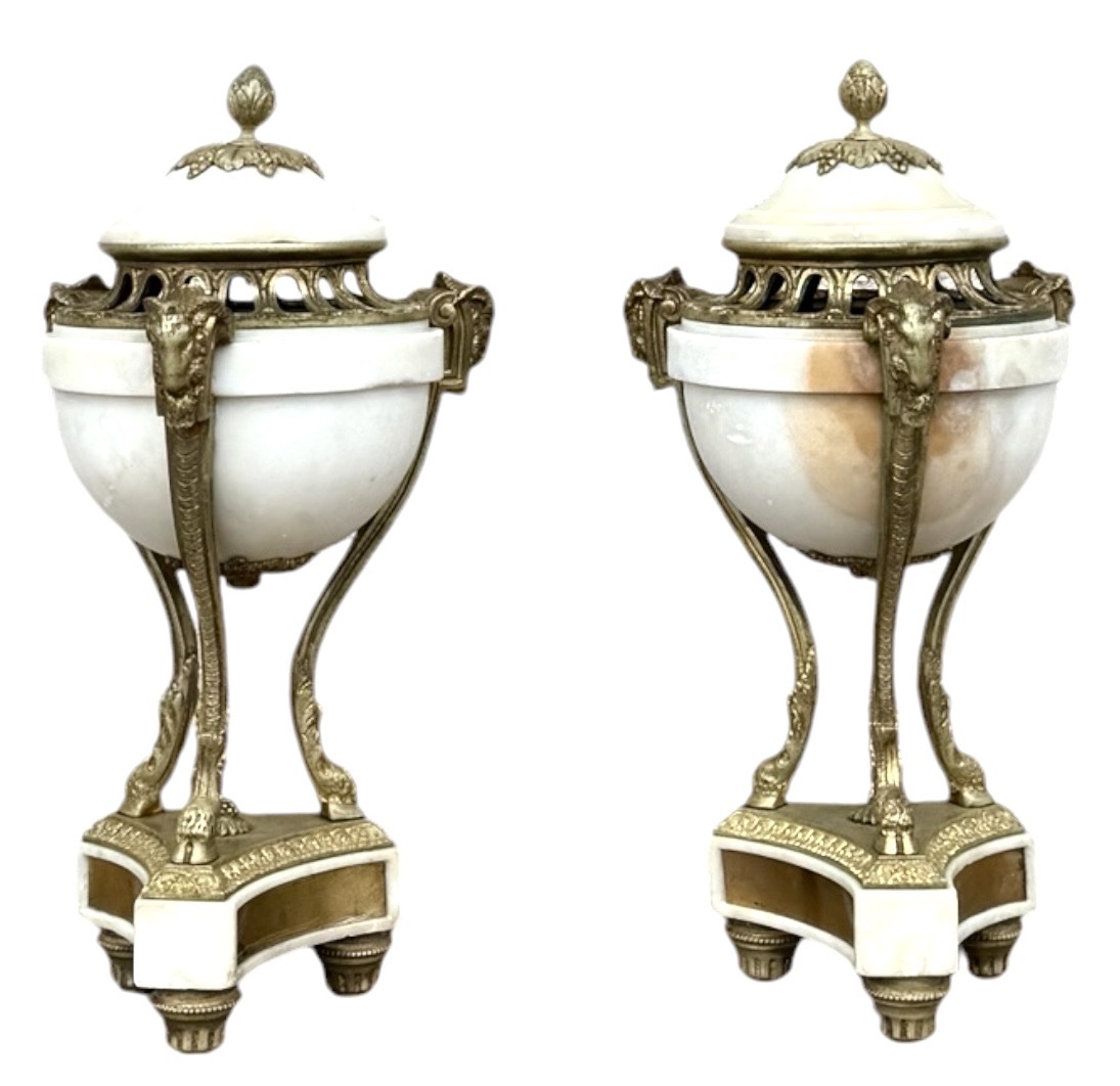 Brûle-parfums en athénienne XIXe marbre blanc et bronze doré-photo-4