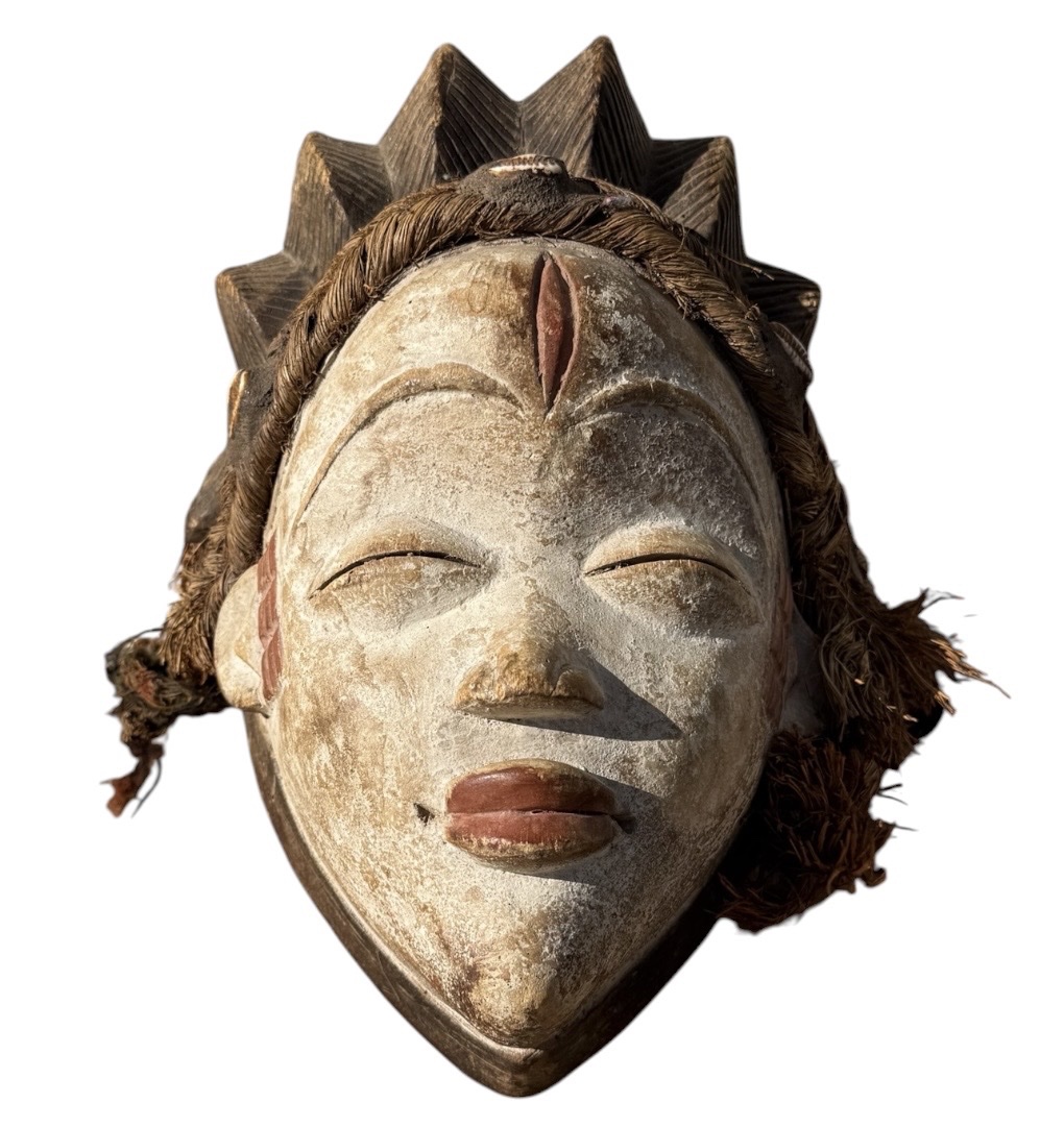 Masque africain de style Punu (Gabon)