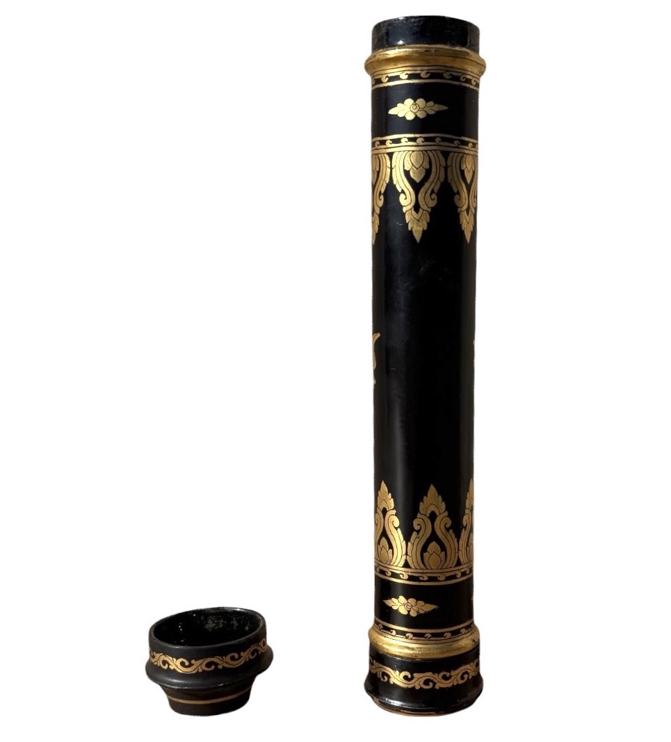 A Cylindrical Case Made Of Black Lacquer And Embellished With Gold Accents, Inspired By Thai Design -photo-2