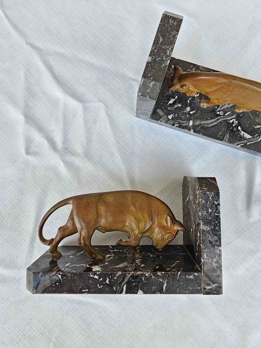Pair Of Art Deco Bookends—bronze Bulls Signed “luca” On Veined Black Marble Bases-photo-1