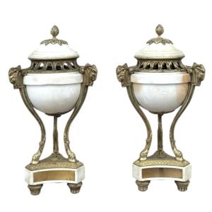 Brûle-parfums en athénienne XIXe marbre blanc et bronze doré