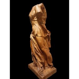 Sculpture De La Victoire De Samothrace