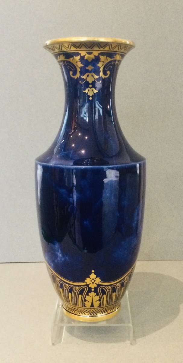 Vase en porcelaine avec du chiffre de l'empereur Napoléon III.-photo-1