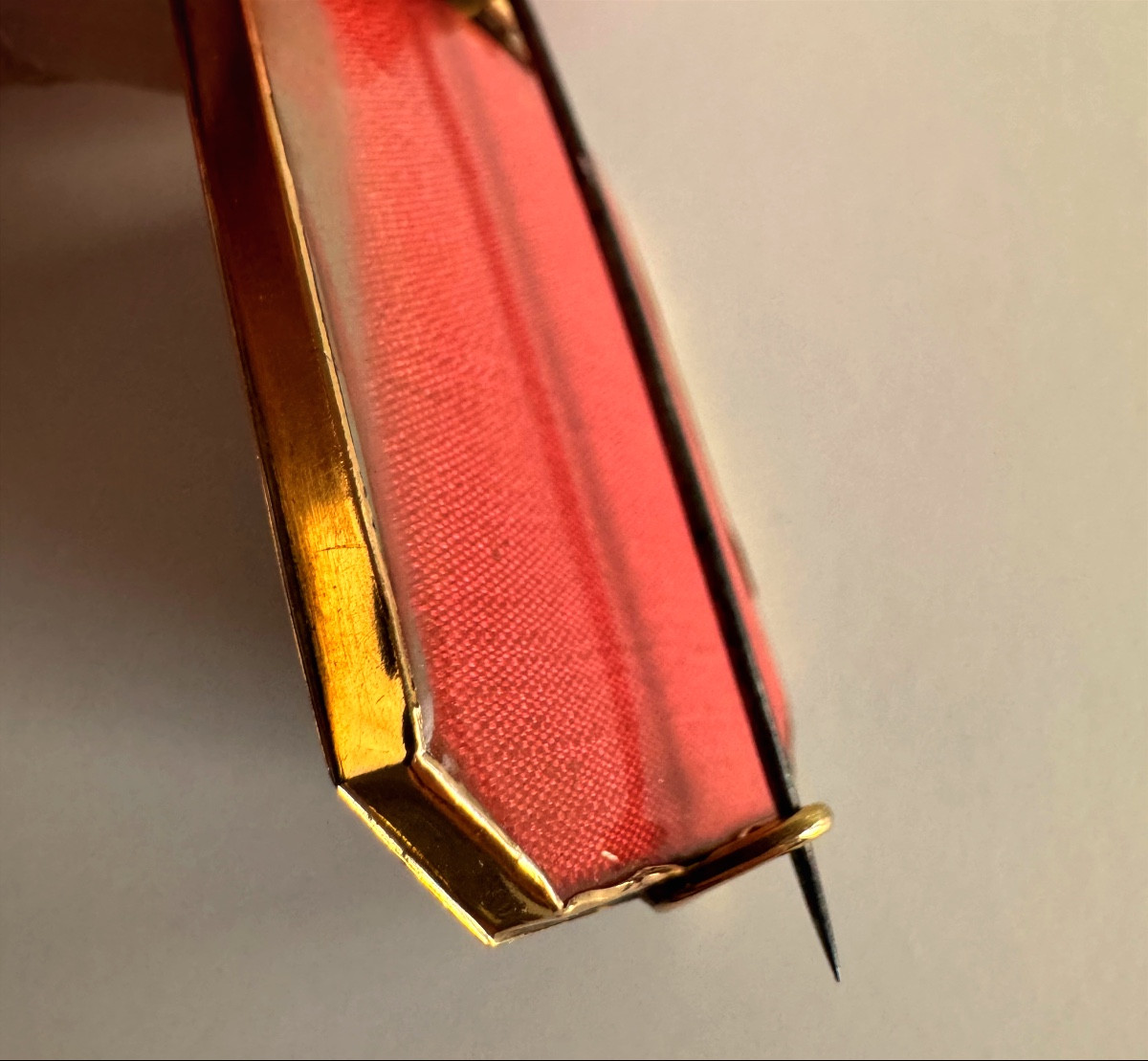 19th-century Brooch With A Miniature Portrait Of A Young Woman-photo-3
