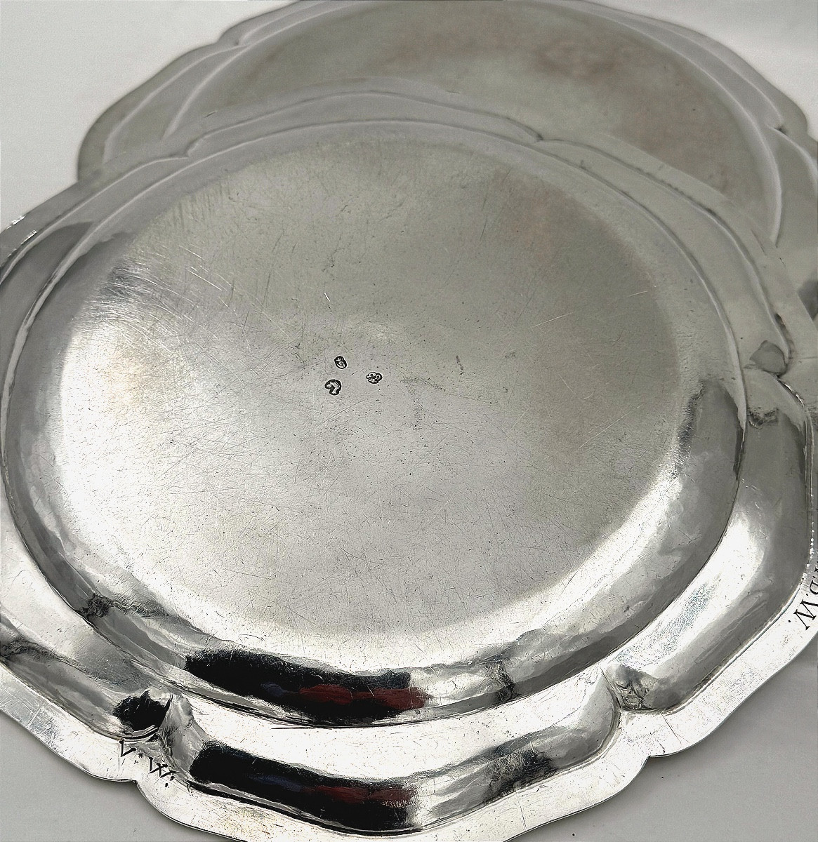 Deux assiettes en argent du XVIIIe siècle, Anvers 1765, orfèvre Lambertus van Ghemert-photo-4