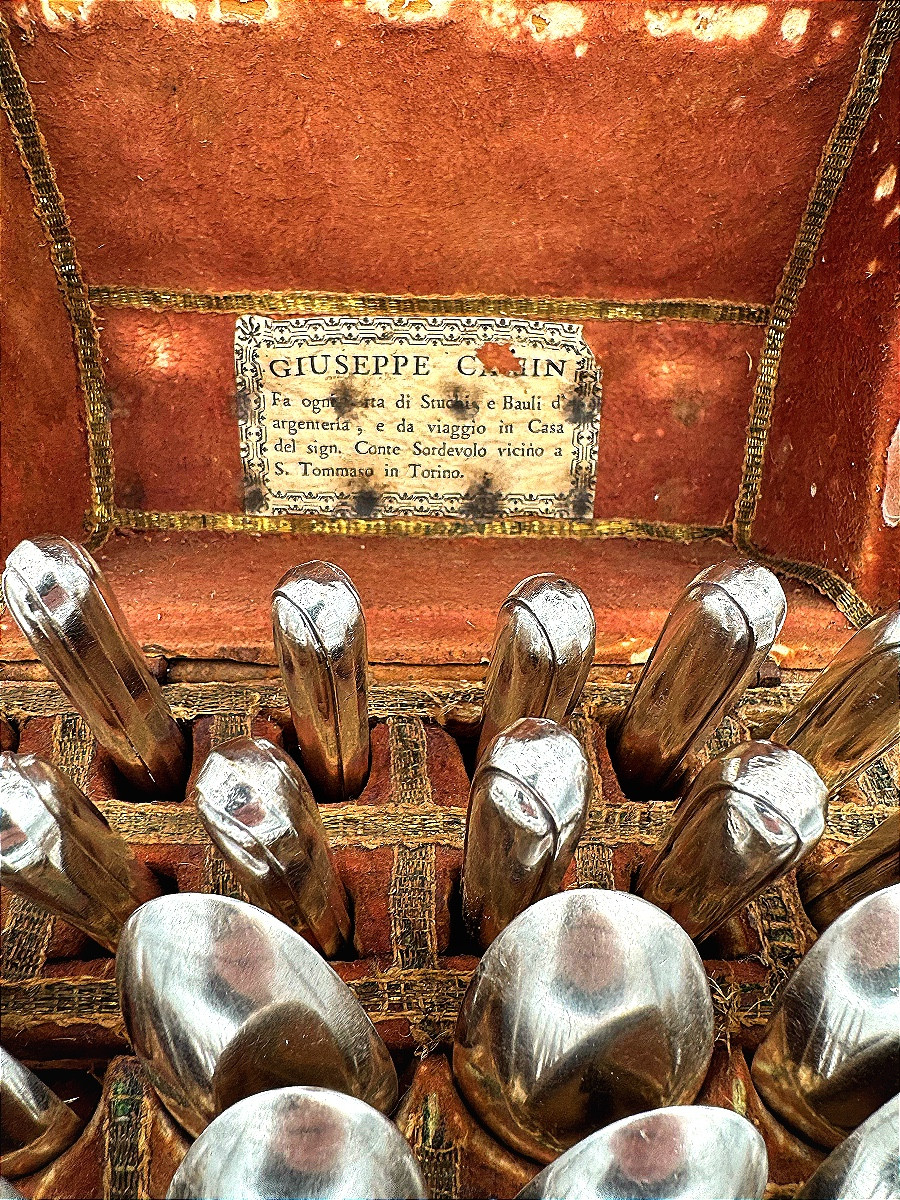 Couvert a desert en argent massif dans son coffret, fin XVIIIe debut XIX, Italie, Turin.-photo-2