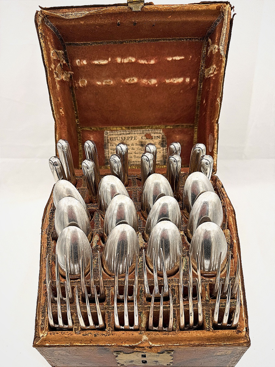 Couvert a desert en argent massif dans son coffret, fin XVIIIe debut XIX, Italie, Turin.
